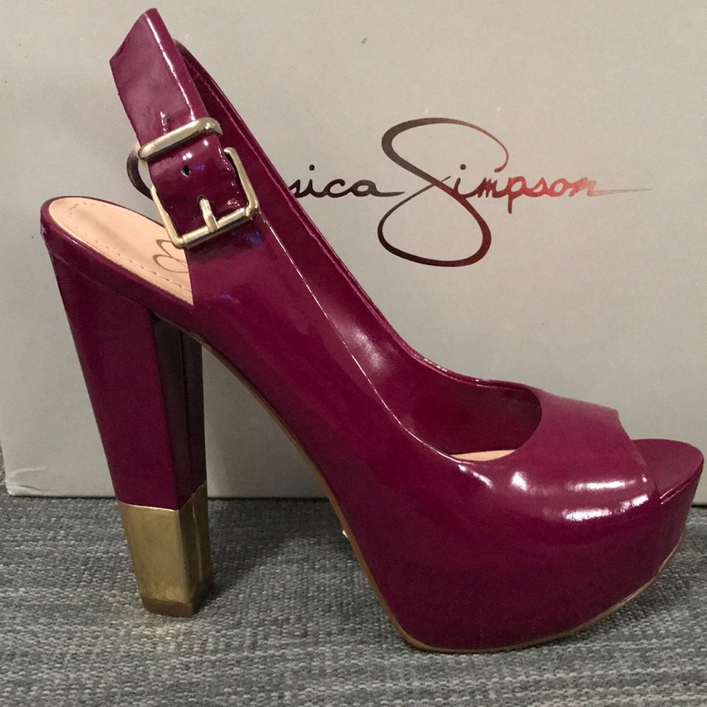 Jessica Simpson platform heel